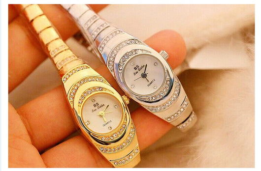 Reloj de Pulsera Dorado con Diamantes para Mujer - Elegancia y Lujo - Image 3