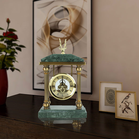 Reloj de Pie Clásico de Lujo con Ornamentación Elegante - Image 3