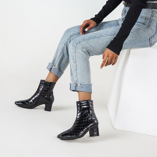 Botas Martin Cuadradas de Tacón Grueso y Cuadro Escocés - Colección Invierno Europa - Image 3