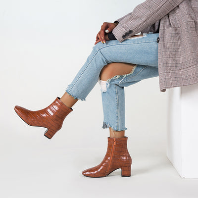 Botas Martin Cuadradas de Tacón Grueso y Cuadro Escocés - Colección Invierno Europa - Image 4