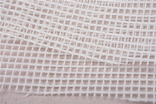 Tapete Tejido Crochet Blanco con Segmentos de Lana Punto de Cruz - Image 5