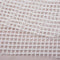 Tapete Tejido Crochet Blanco con Segmentos de Lana Punto de Cruz
