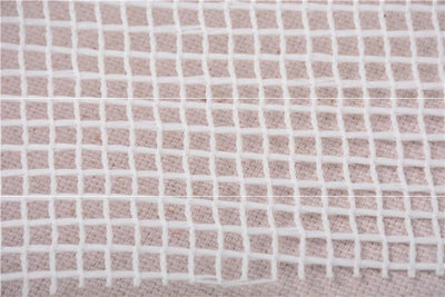 Tapete Tejido Crochet Blanco con Segmentos de Lana Punto de Cruz - Image 2