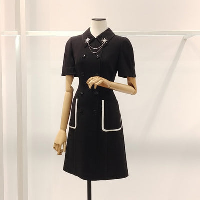 Vestido Coreano Contraste Negro y Blanco con Cuello Muñeca y Doble Botonadura - Image 9