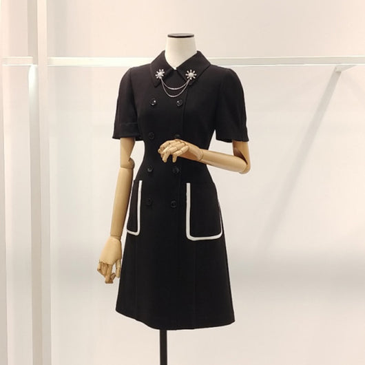 Vestido Coreano Contraste Negro y Blanco con Cuello Muñeca y Doble Botonadura - Image 9