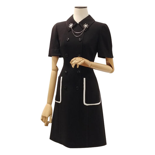 Vestido Coreano Contraste Negro y Blanco con Cuello Muñeca y Doble Botonadura - Image 7