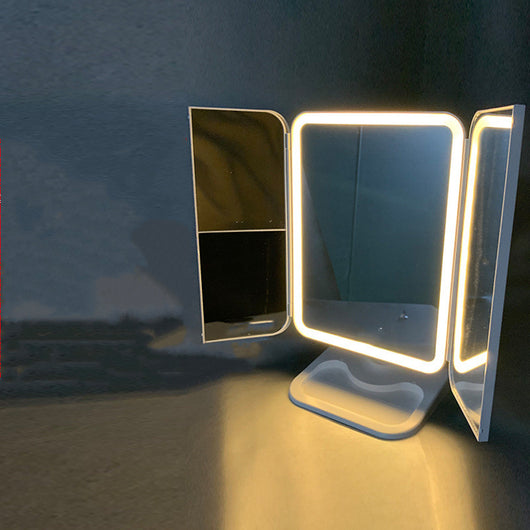 Espejo de Maquillaje Tríptico con Luz LED y Aumento 10X - Image 7