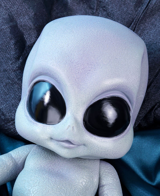 Muñeco Alienígena Realista - Image 4