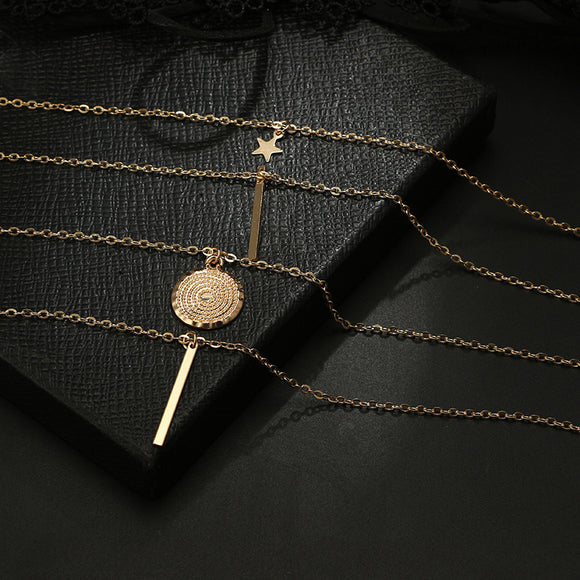 Collar Multicapa de Discos Geométricos en Metal