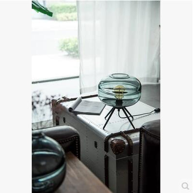 Lámpara de Mesita Artesanal en Vidrio Soplado - Diseño Transparente para Dormitorio - Image 6