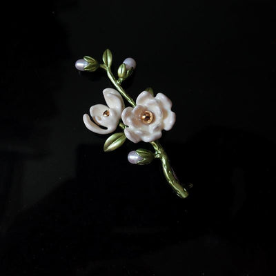 Broche Magnolia Blanca - Joya Retro Elegante con Mensaje de Heroína - Image 6