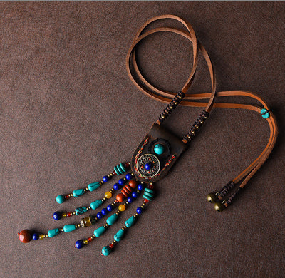 Cadena Tibetana de Cuero con Dije de Borlas Estilo Contemporáneo - Image 7