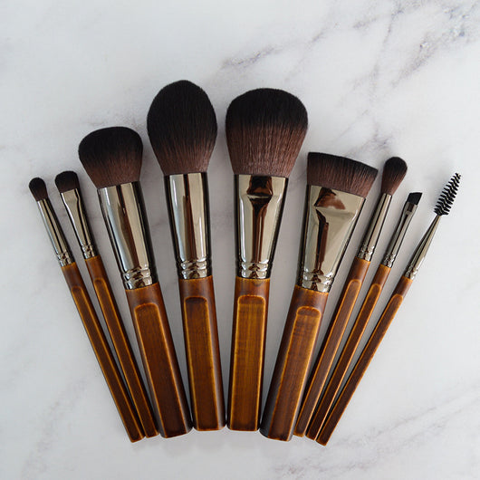 Set de 9 Brochas de Maquillaje con Mango de Madera Retro