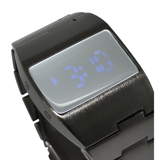 Reloj LED Iron Man para Hombre - Diseño Futurista con Pantalla Digital - Image 4
