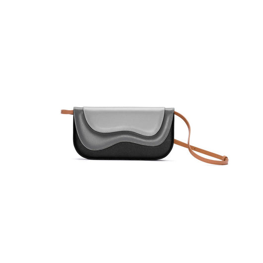 Bolso de Hombro Irregular con Patrón de Onda Multicapa y Detalles en Contraste