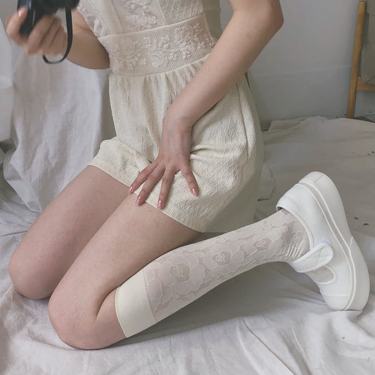 Calcetines Retro Francés con Encaje y Bordado Floral - Tubo Medio Blanco y Negro