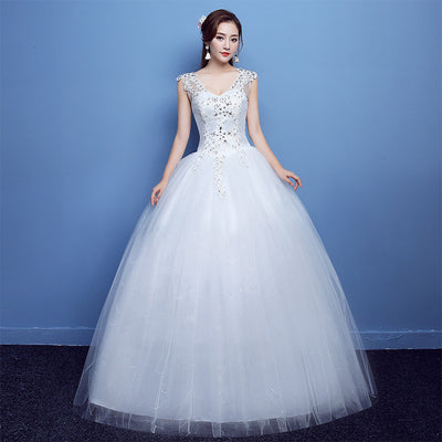 Vestido de Novia Rojo con Encaje de Diamantes y Doble Escote - Image 5