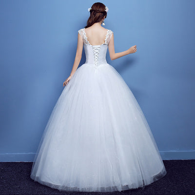 Vestido de Novia Rojo con Encaje de Diamantes y Doble Escote - Image 4