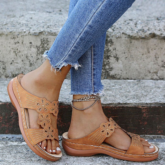 Pantuflas Casuales con Tacón Inclinado y Brillantes - Image 3
