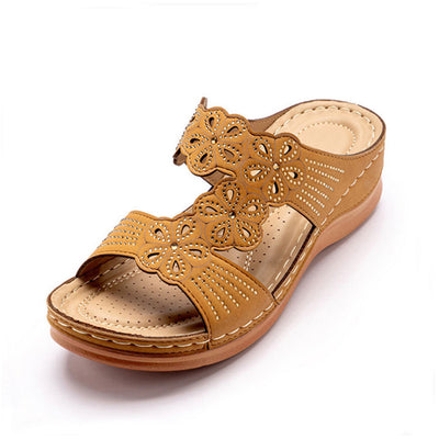 Pantuflas Casuales con Tacón Inclinado y Brillantes - Image 4