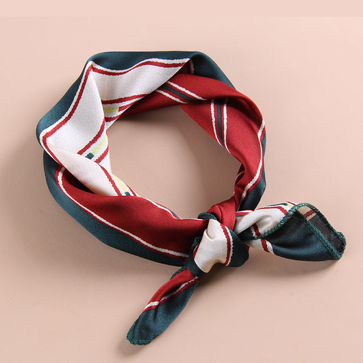 Pañuelo de Seda Elegante con Contraste de Colores - Image 7