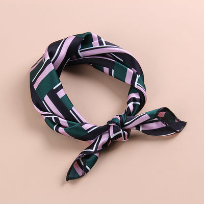 Pañuelo de Seda Elegante con Contraste de Colores - Image 3
