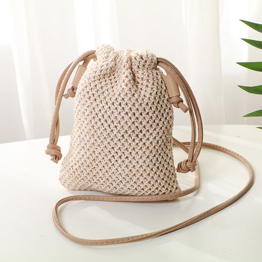 Bolsa Cuadrada Tejida en Paja con Correa Cruzada - Image 3