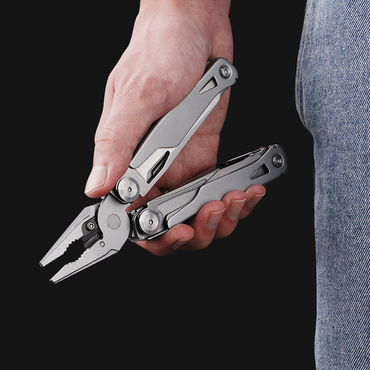 Herramienta Multiusos Plegable: Alicates, Destornillador, Tijeras y Cuchillo - Image 7