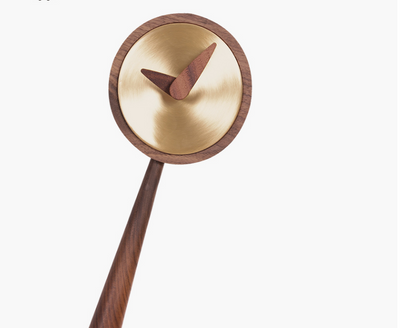 Reloj de Mesa Minimalista Nórdico de Nogal - Diseño Artesanal Lujo Contemporáneo - Image 10