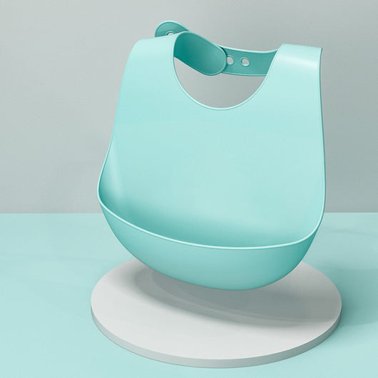 Babero Alimentador Impermeable para Bebés con Bolsillos de Silicona Suave - Image 4