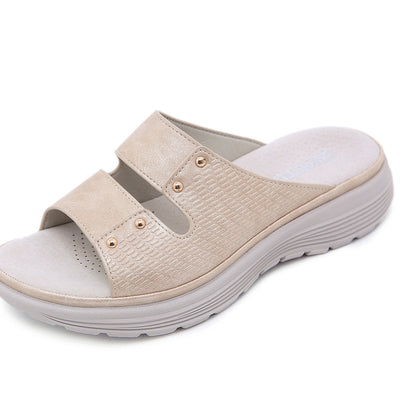 Pantuflas Cuña de Cuero con Remaches para Mujer - Image 3