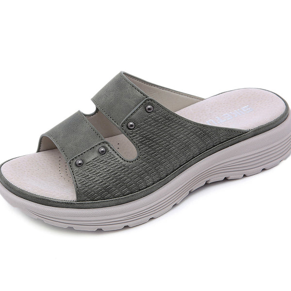 Pantuflas Cuña de Cuero con Remaches para Mujer
