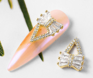 Cadena de Diamantes y Perlas para Uñas con Circonitas de Lujo - Image 28