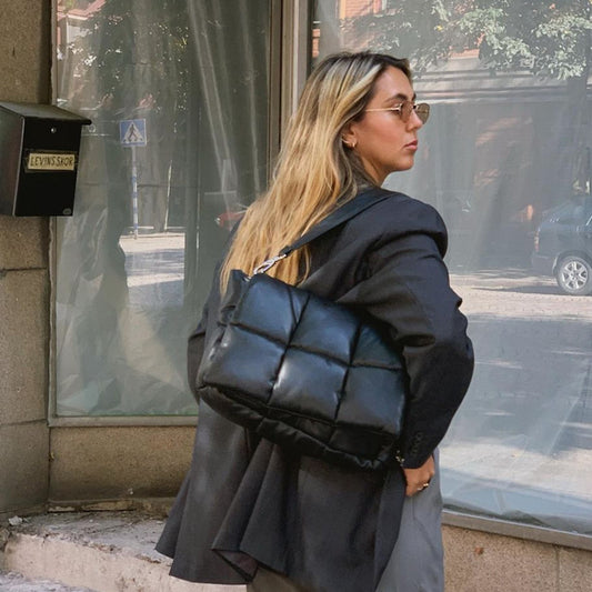 Bolsa de Hombro Acolchada Soft Fire - Diseño Moderno para Mujer - Image 2