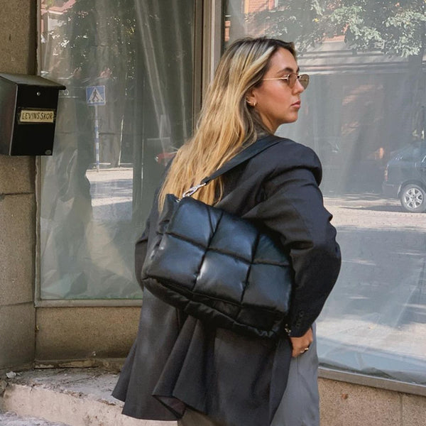Bolsa de Hombro Acolchada Soft Fire - Diseño Moderno para Mujer