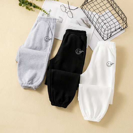 Pantalones Deportivos Sueltos Blancos para Niños - Comodidad de Verano - Image 7