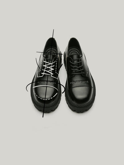 Zapatos Casuales Negros con Plataforma Gruesa y Tira de Dedo - Image 11