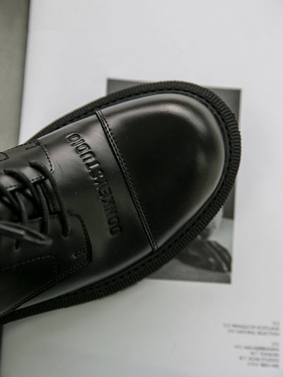 Zapatos Casuales Negros con Plataforma Gruesa y Tira de Dedo - Image 3