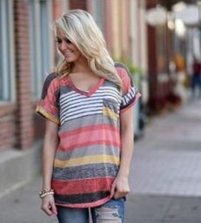 Camiseta estampada con bolsillo y corte irregular - Colección de moda de verano - Image 10