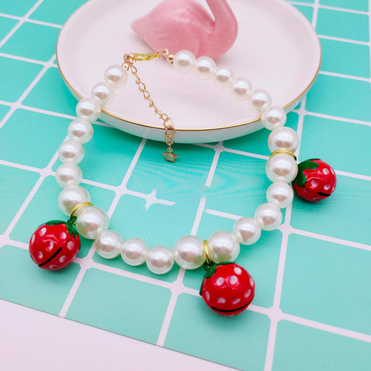 Collar Princesa para Gato y Perro Pequeño con Perlas, Diseño Fresa y Campana Ajustable - Image 5