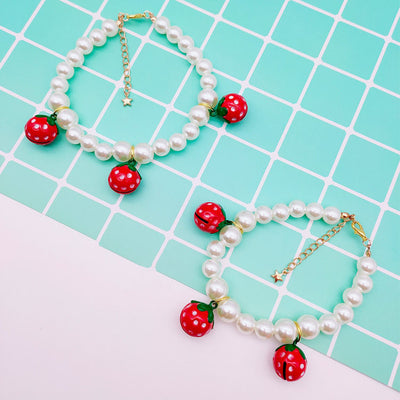 Collar Princesa para Gato y Perro Pequeño con Perlas, Diseño Fresa y Campana Ajustable - Image 8