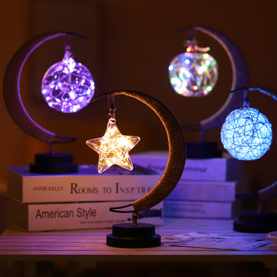 Lámpara Decorativa LED Luna con Ornamento de Hierro Forjado y Luz de Estrella