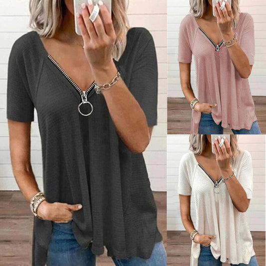 Playera Escote V con Cierre y Manga Corta