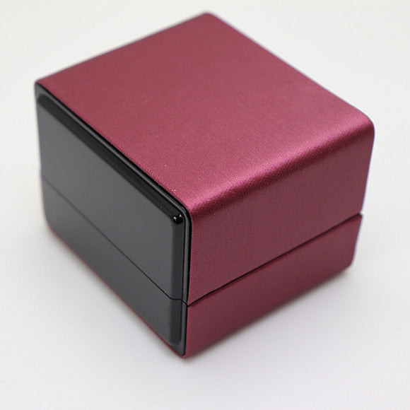Caja de Anillo de Cuero Personalizada con Logo y Texto Grabado
