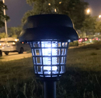 Lámpara Solar Antimosquitos LED con Luz Blanca y Ultravioleta para Jardín - Image 3