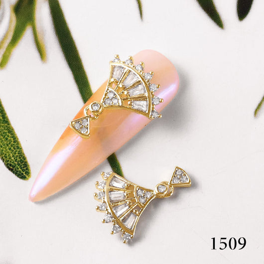 Cadena de Diamantes y Perlas para Uñas con Circonitas de Lujo - Image 15