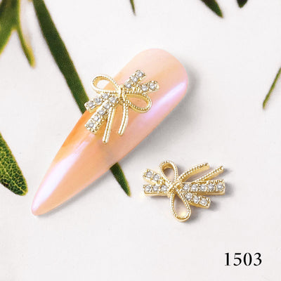 Cadena de Diamantes y Perlas para Uñas con Circonitas de Lujo - Image 14