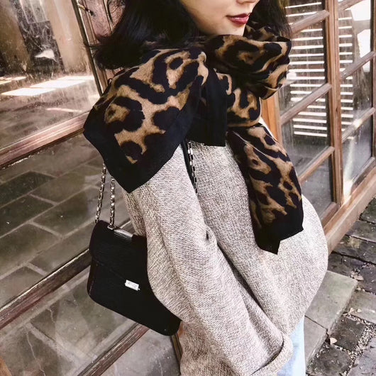 Bufanda Estampado Leopardo Algodón y Lino - Chal Versátil para Otoño e Invierno - Image 6