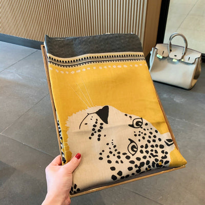 Pañoleta de Seda Estampado Leopardo - Image 6