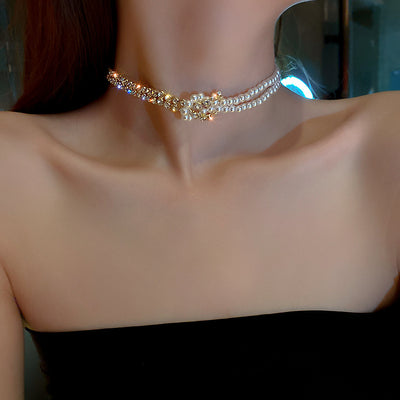 Gargantilla Elegante de Perlas y Cristales para Mujer - Image 4